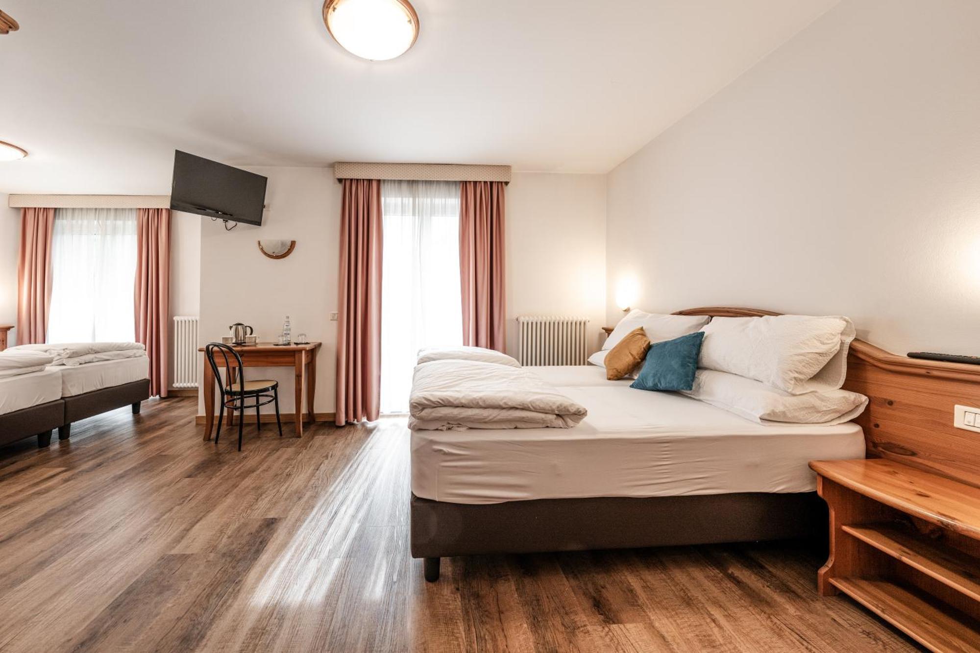 Hotel La Noria Commezzadura Bagian luar foto