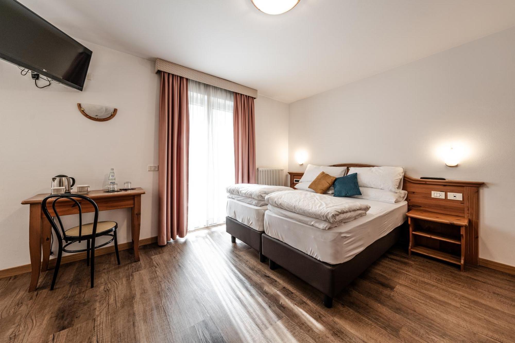 Hotel La Noria Commezzadura Bagian luar foto