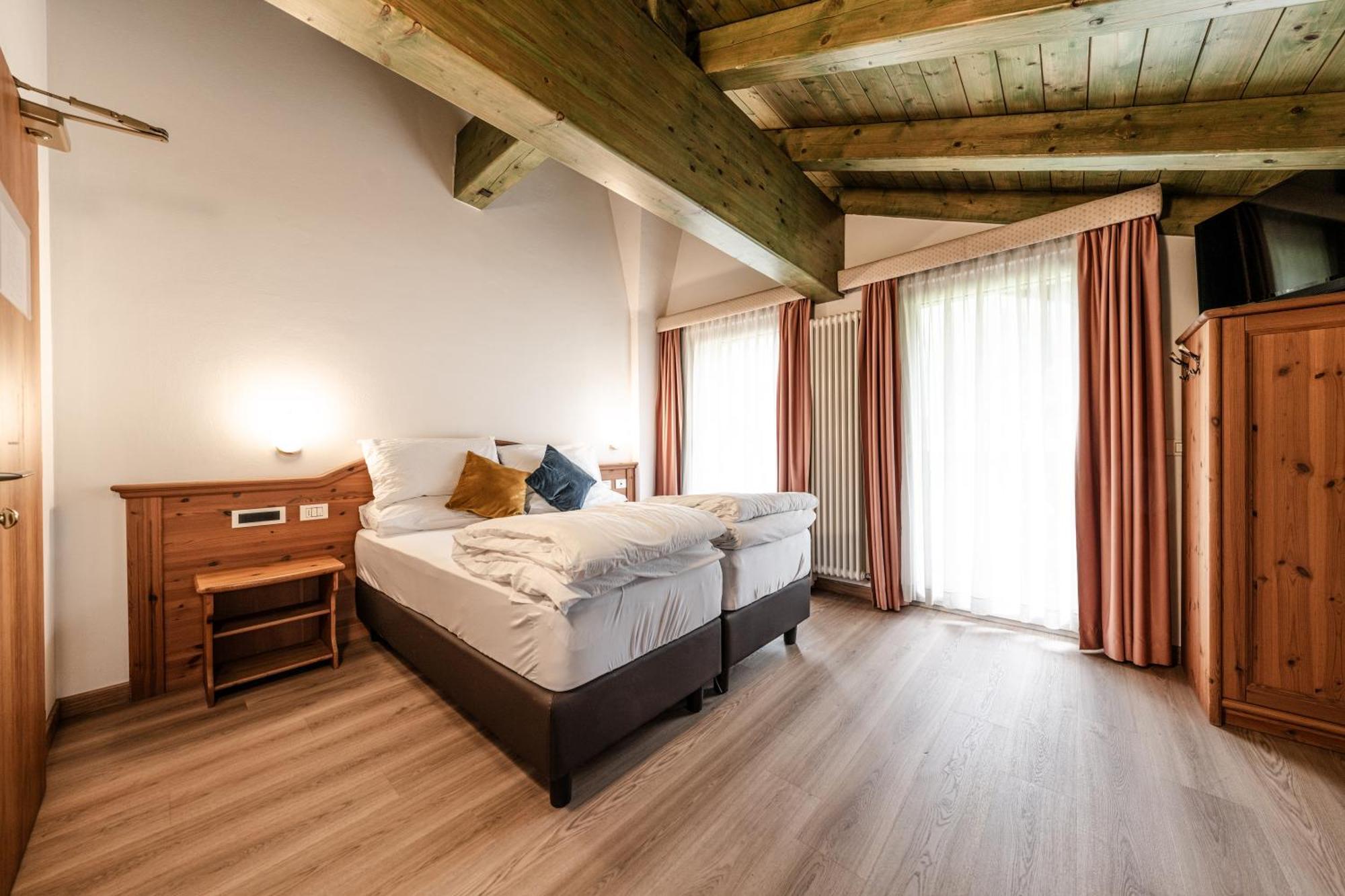 Hotel La Noria Commezzadura Bagian luar foto