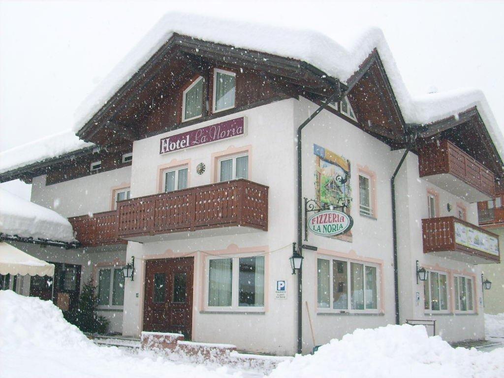 Hotel La Noria Commezzadura Bagian luar foto